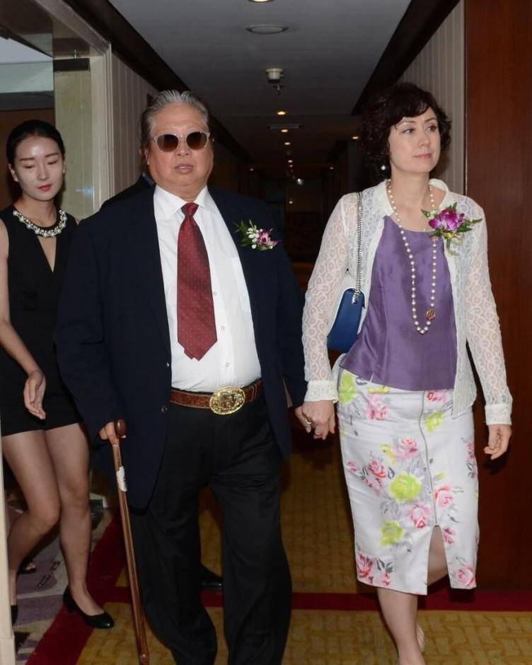 身材|洪金宝第二任妻子气质真好，和洪金宝同框也不落下风，不愧是港姐
