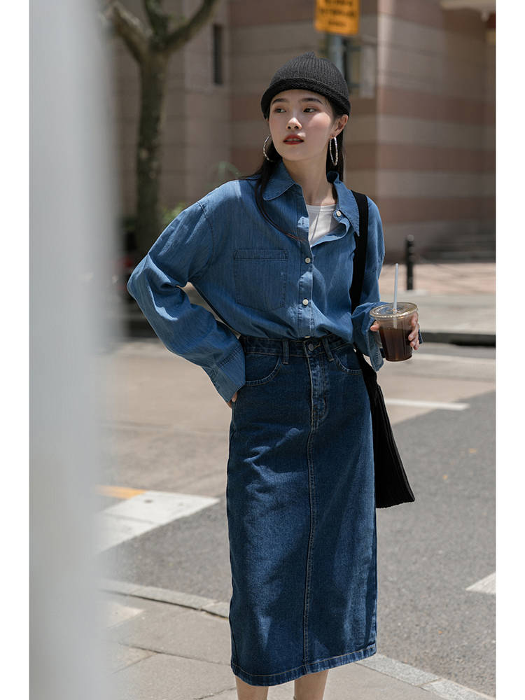 服装|秋天，“ 马甲”的高级穿搭是这样的，搭配牛仔裤温柔又减龄