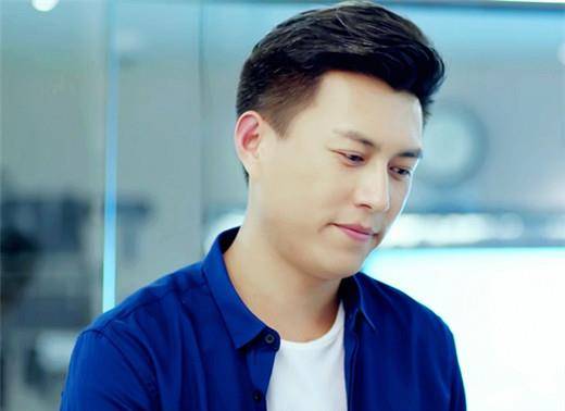 因为|43岁靳东1993年出道,二十多年摸爬滚打,如今成为富豪身价过亿