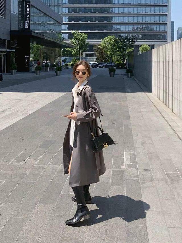 风衣|上游时尚|初秋通勤穿搭,怎么穿好看又时髦