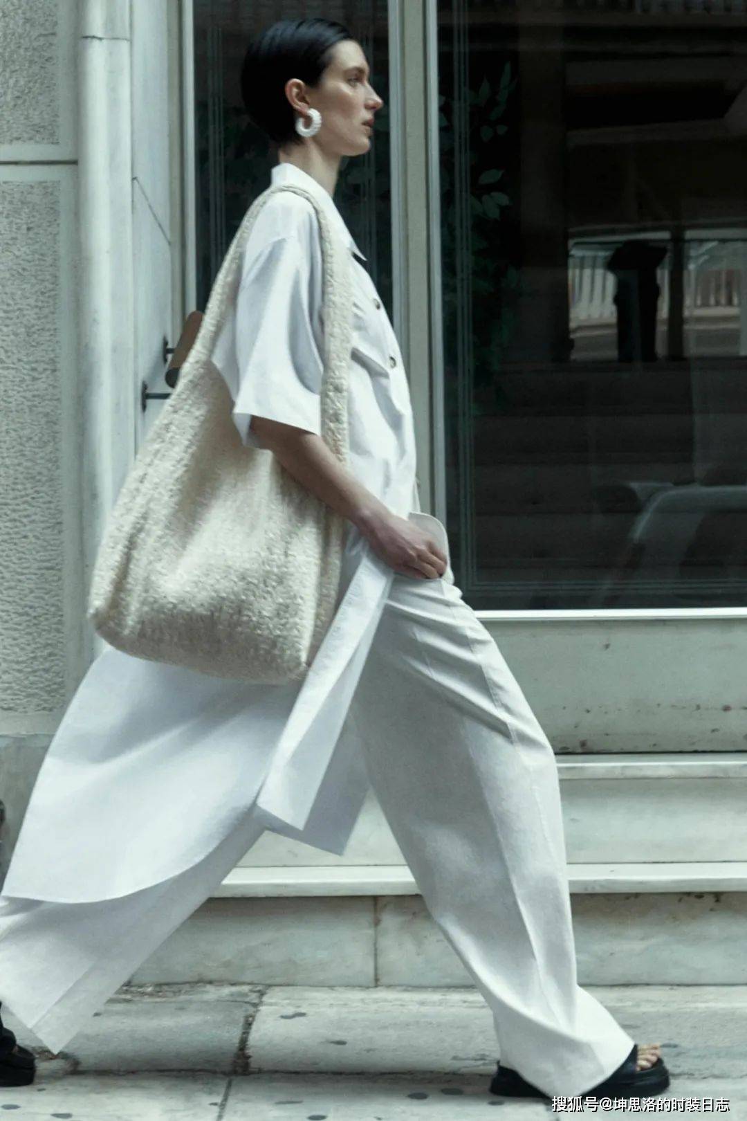 系列|Lookbook画册丨COS 2021夏季假日系列 以轻简搭配享受夏日宁静