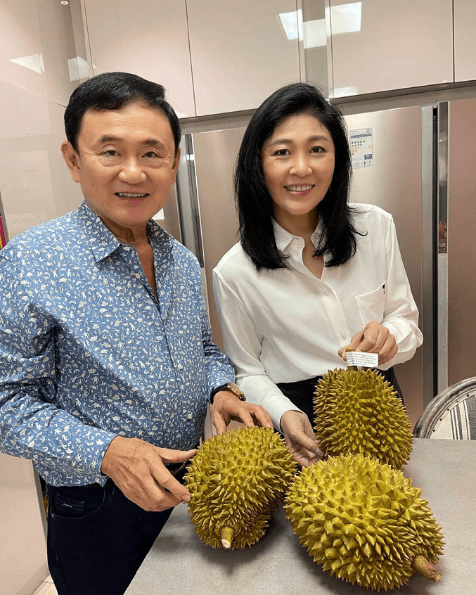 气色|“最美女总理”英拉都54岁了,可仍然美得优雅,饱满肌肤显气色