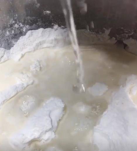 葱花|教你做一份香味可口的面食早餐，火腿葱花鸡蛋饼