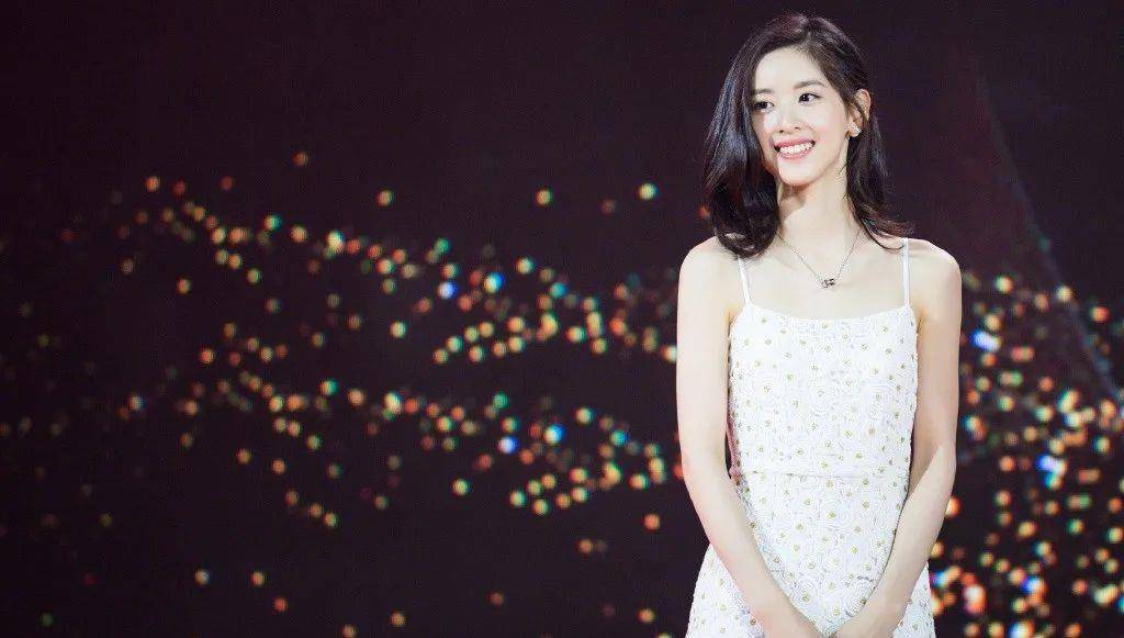 谢玲玲的时尚造型盘点 119ae6e7f5ee4d5f84daaad9ebe2cbf7.jpeg