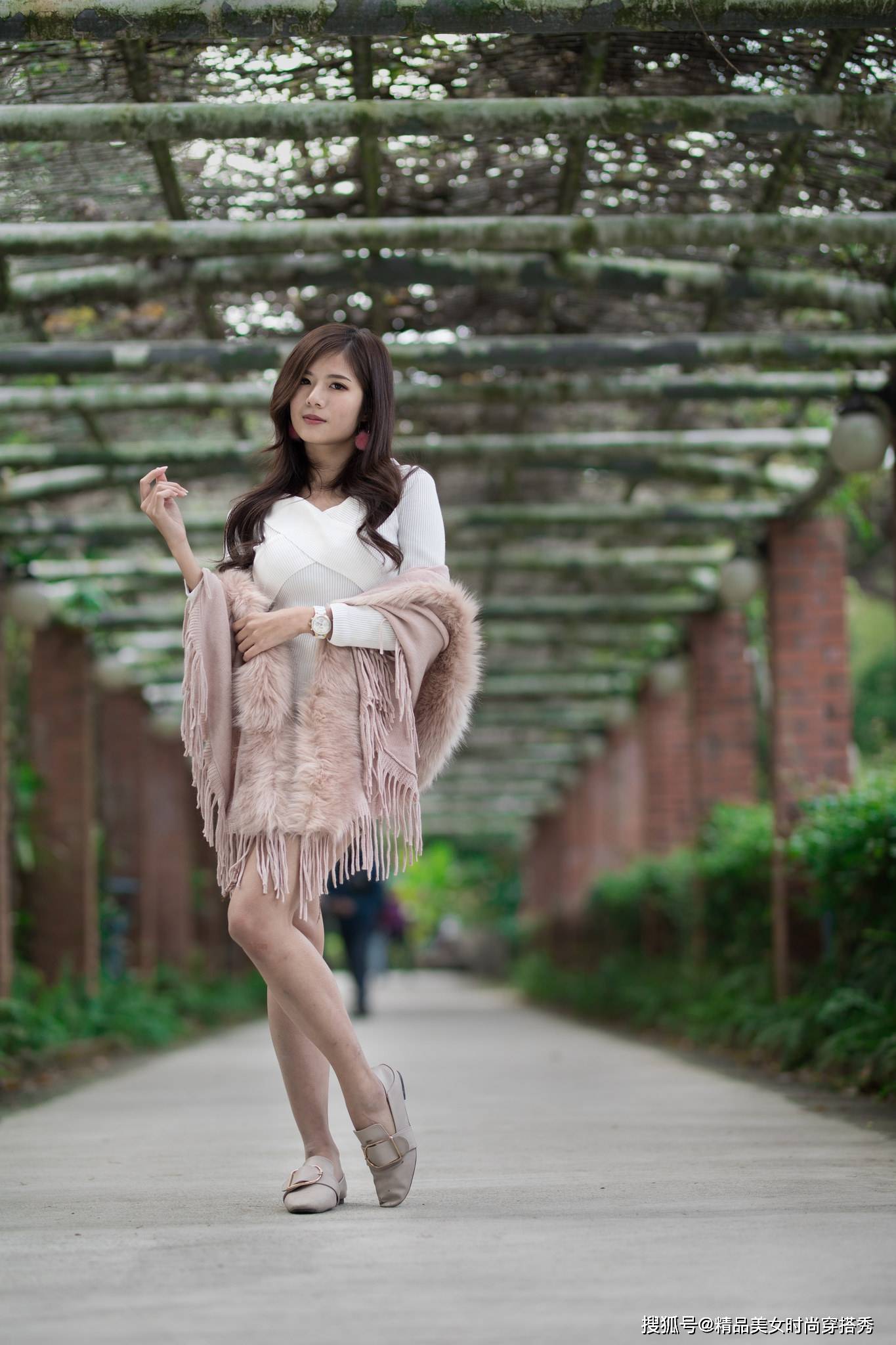 都能|简约修身的版型，自带随性气质的毛衣，轻松穿出自己的休闲感