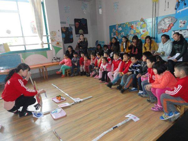 小学老师|幼儿园老师晒工资条，并吐槽工资低，网友看后不同情还直呼正常