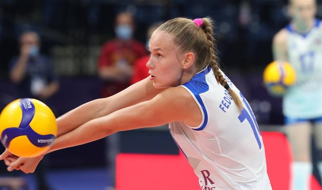 女排欧锦赛俄罗斯小遇挑战力挫法国,17岁新星独得15分,意土告捷?_比赛