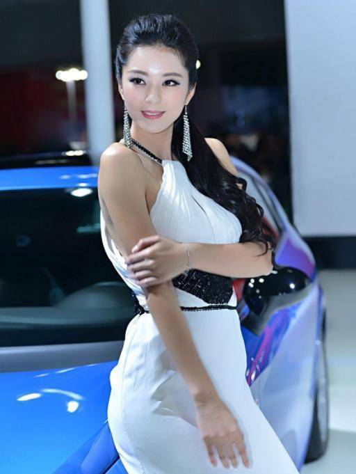 女神|被称为国内“第一女神”的艾尚真，拥有黄金比例身材，让人惊艳