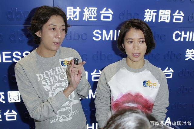 活动|袁咏仪和吴绮莉还挺合拍的，出席活动穿的差不多，看着还挺年轻