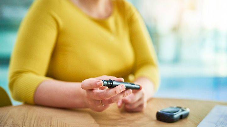 糖水|糖尿病初期没症状，但身体像泡在糖水慢慢发炎，血糖多少才正常？