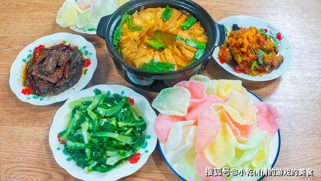 主材:帶魚1條 香菇適量 幹豆角適量 豆腐1塊 青菜適量佐料:生抽 老抽