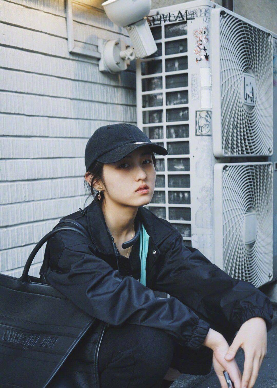 热巴都|不会“以帽取人”那就out了！有型还显瘦，张子枫热巴都是帽子迷