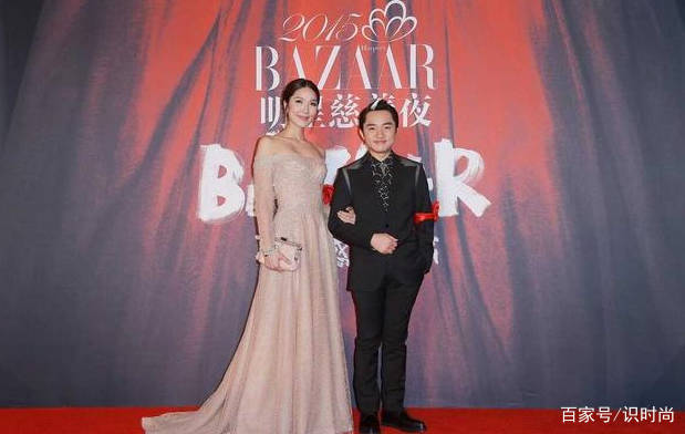 设计|李亚男婚后越来越漂亮，穿晚礼裙像“在逃公主”，王祖蓝真是宠她