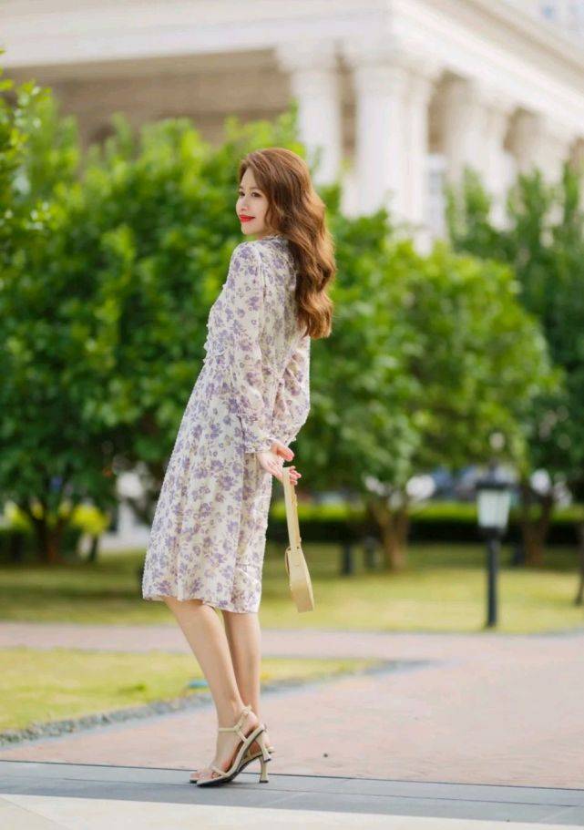 显得|可以做可盐可甜的女人,但要学会穿搭,轻松成为别人眼中的女神