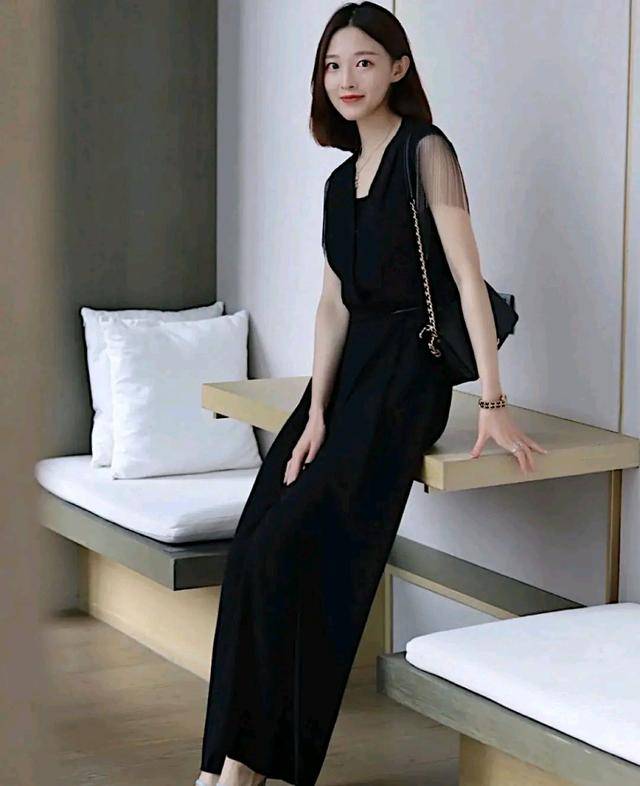 职场|职场打拼的女人很有魅力，但要学会打扮自己，穿对了是关键