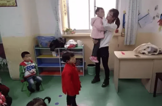 心理准备|孩子初次入园，家长“悄悄溜走”不能解决问题，牢记9个字不踩坑