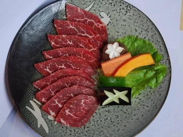 控制|糖尿病人平时若有3个“坏习惯” ，或会让血糖越来越高，要了解