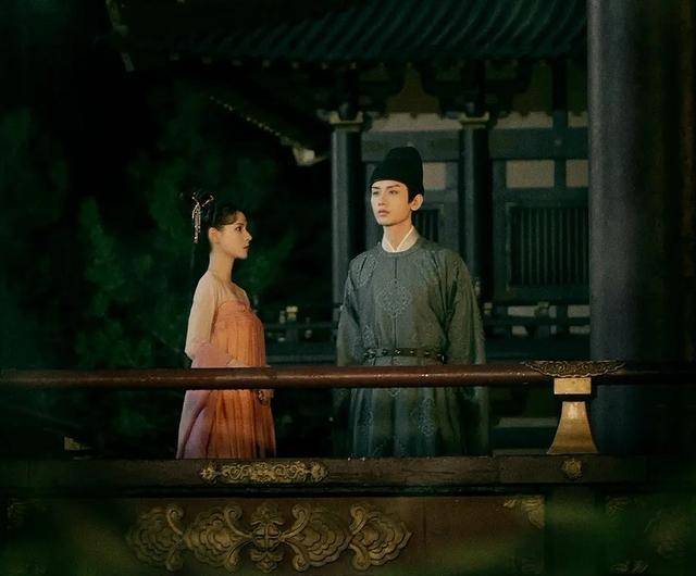 国产|成毅新剧开播拿下收视冠军，却差评如潮，被骂是国产剧的“悲哀”？