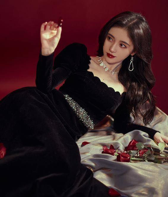 鞠婧祎|适合复古风的女星:阚清子直接出教程,鞠婧祎倪妮都有出圈图