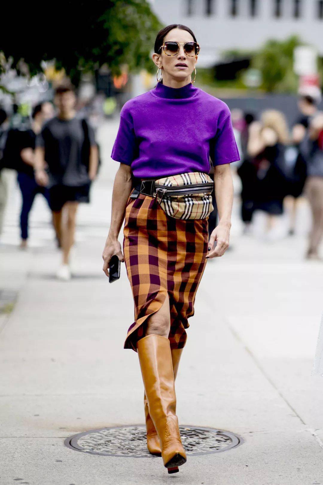 个性|妙啊！裙子+靴子=2021下半年最流行搭配！