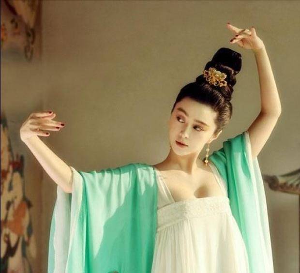 什么|古人夏天穿什么?其实一点也不保守,穿着比现代人还要开放