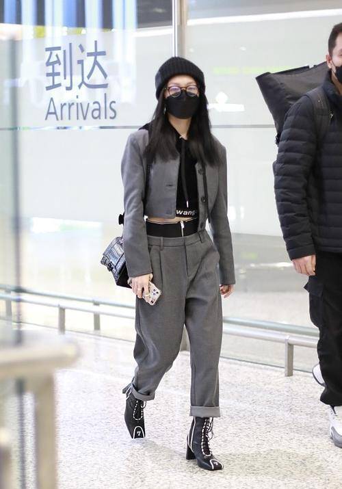 颜色|真为张韶涵开心,她自由了之后,穿的越来越大胆随意了