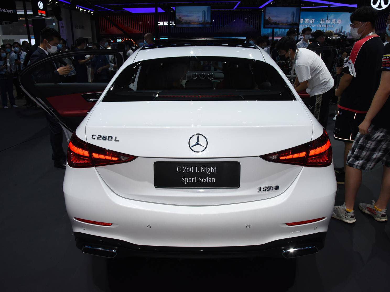 奔驰全新c级亮相成都车展:全系1.5t,轴距超e级