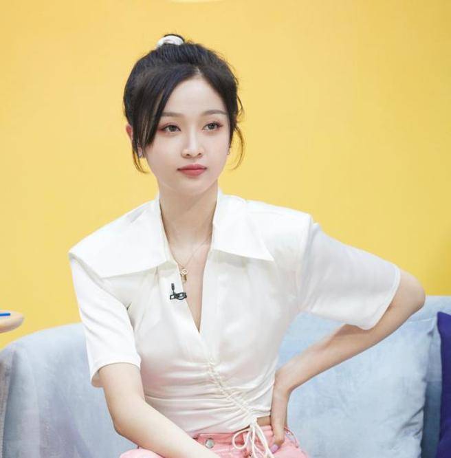 人气|《世界微尘里》热度第一，乐华七子支持，毕雯珺却忙着回复李希侃！