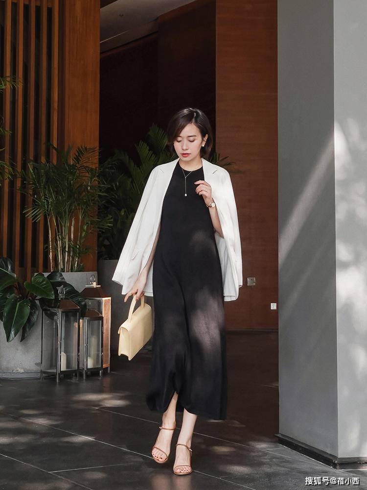亮点|真正会穿又有气质的女人，早秋衣橱里少不了“西装”，chic又洋气