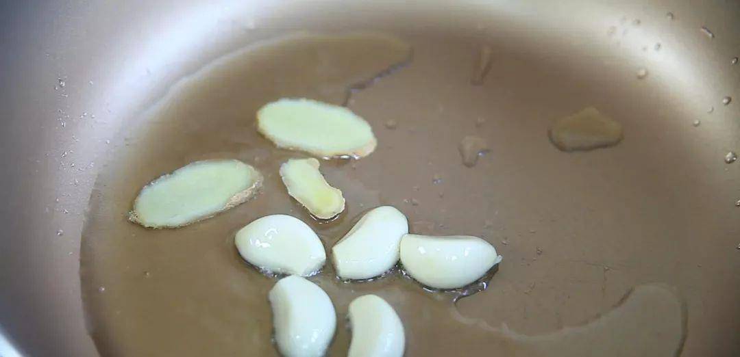 胡萝卜|台式红烧牛腩，红润香喷喷，小编都忍不住狂咽口水了