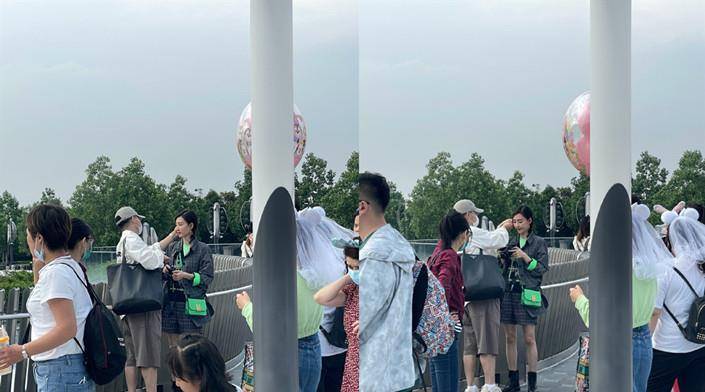 网友|王丽坤逛迪士尼被偶遇，穿衬衫扎马尾美得发光，网友随拍老戏骨还是少女颜