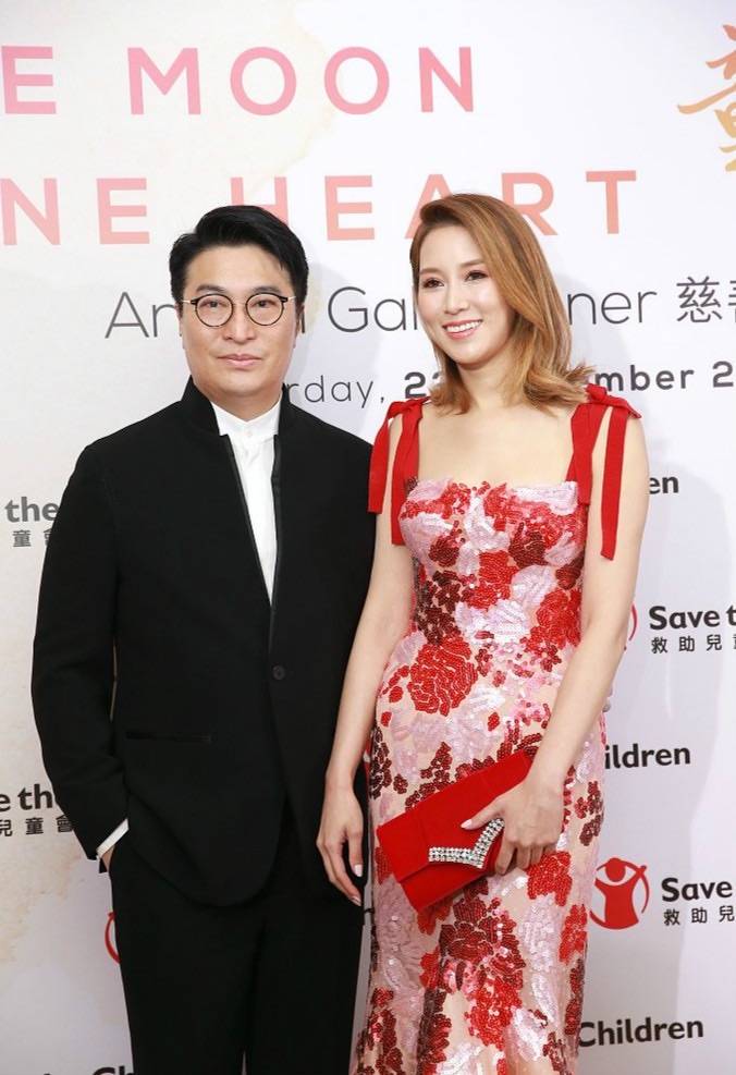 很漂亮|徐子淇李家诚约会被拍，驼背腰伸不直，穿的再高级也没贵妇气质！