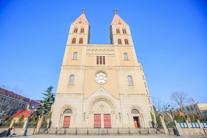 圣弥爱尔教堂是中国唯一的祝圣教堂,同时也是基督教建筑艺术的杰作