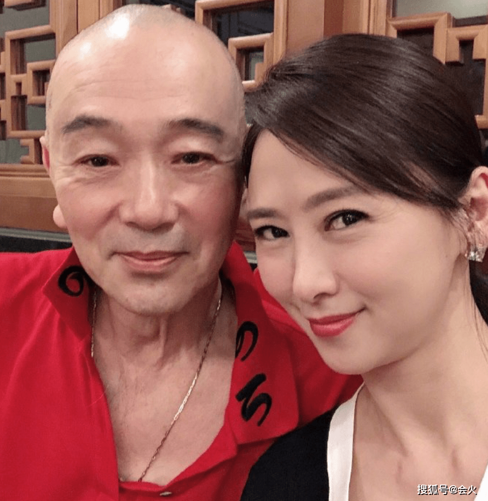 民国|翁虹与刘佩琦同框！民国旗袍身材尽显，张晨光陈佩斯光头造型抢镜