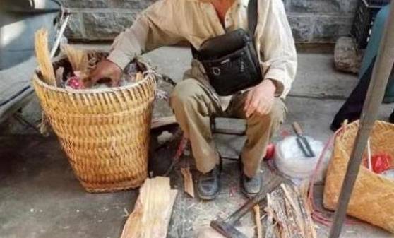 如何卖东西给老年人 f05a6aaece6e4f35a45792991b51249e.jpeg