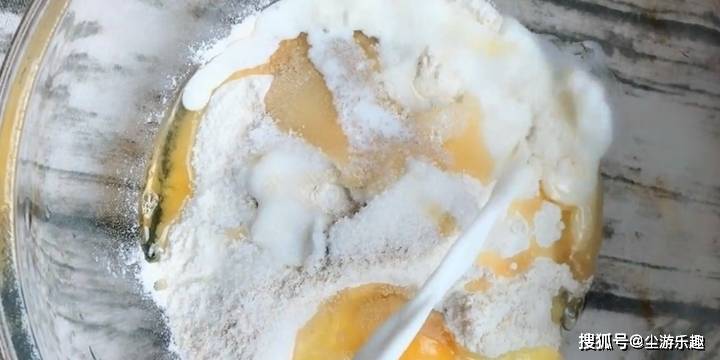 做法|电饭锅做早餐面包的配方,比蒸馒头还香甜,学会可以做给家人吃