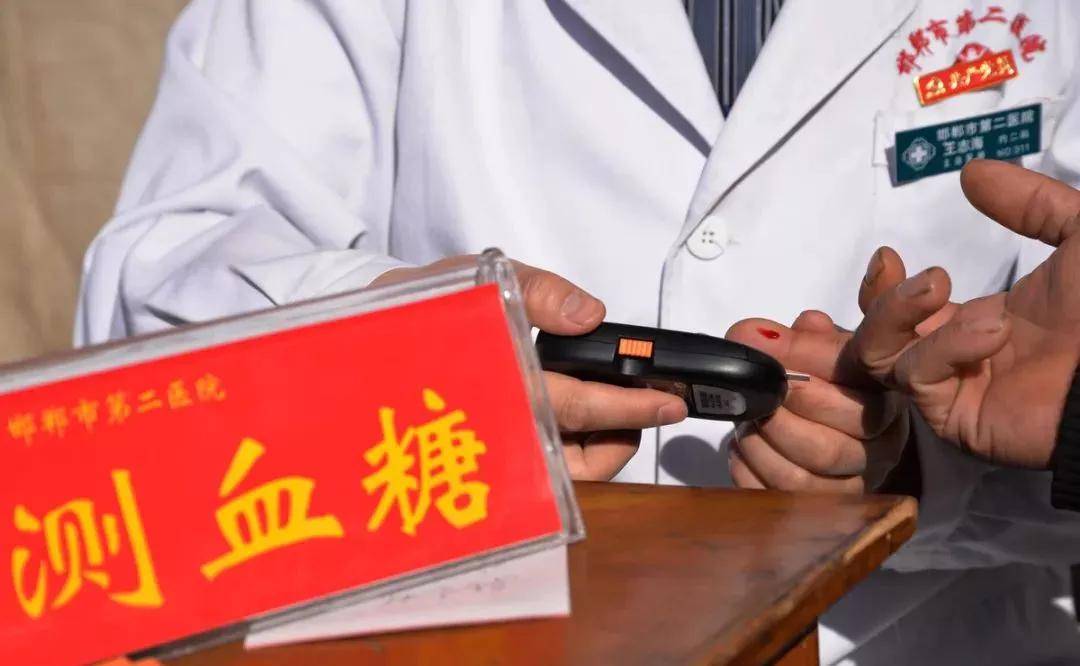 并發癥|糖尿病控制好血糖，還是出現并發癥，醫生：注意這三大癥狀是重點
