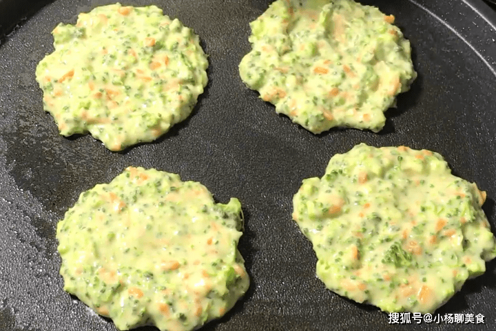 做法|教你西兰花的新吃法,十分钟就可以端上桌,香软可口,百吃不厌