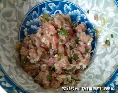 面的|香葱猪肉馅饼，不等发面不二次醒发，香酥脆皮薄馅大，吃着真过瘾