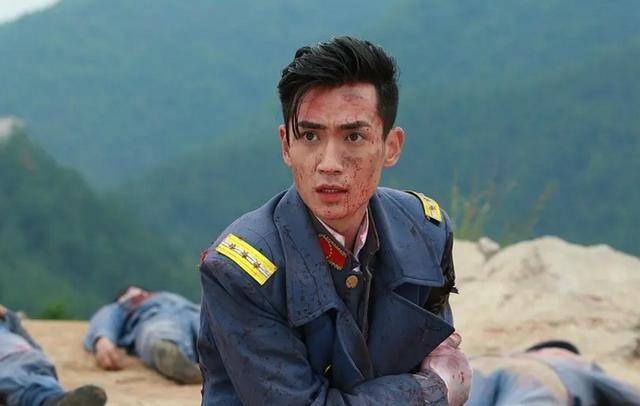 军装|当红男星穿军装：易烊千玺热血，朱一龙颜值高，看到任嘉伦我爱了