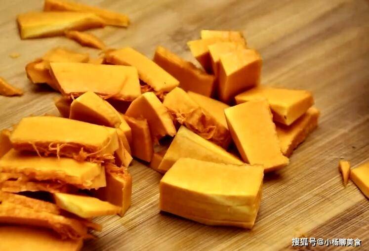 食品|南瓜也可以做零食,牢记4大技巧,个个软糯香甜,外酥里软,真香