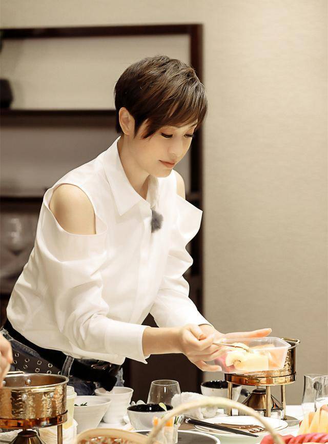 发型|短发女明星中我最服陈法蓉，留了一辈子短发，52岁还是这么漂亮