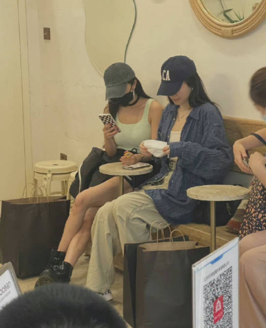 网友|杨幂停工后放飞自我？