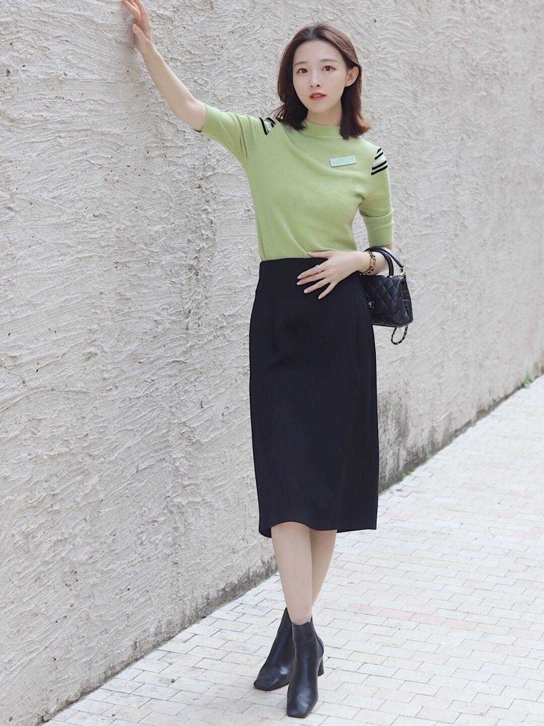 显得|针织衫有多耐看?几套活力满满的示范穿搭送你,漂亮大气