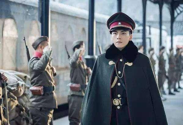 军装|当红男星穿军装：易烊千玺热血，朱一龙颜值高，看到任嘉伦我爱了