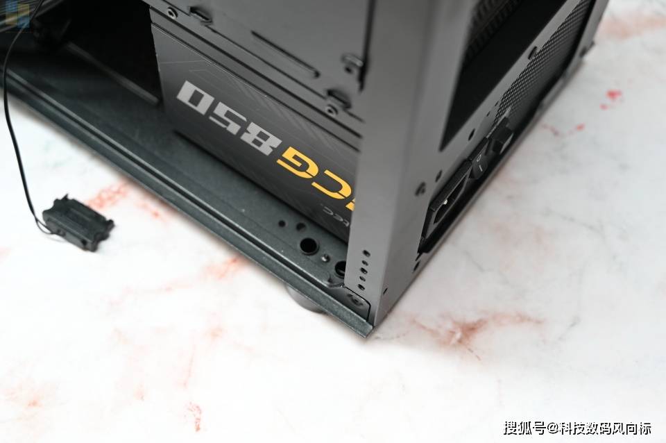 配置|入门价位的机箱扩展性也很强，后期升级不用愁，TT挑战者H5体验