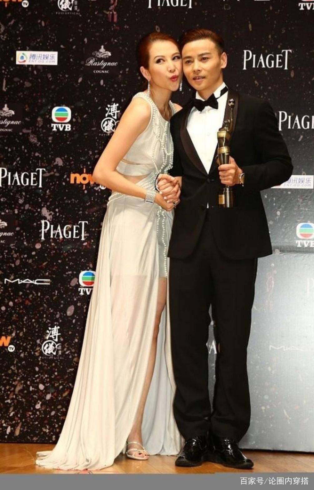 蔡少芬|蔡少芬身材绝了,走红毯穿无袖礼服亮相,大秀美腿与姣好身材