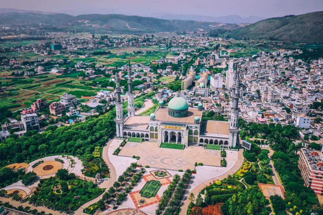 风景比肩西藏,美食香哭云南,这座小城却被10亿人忽略!_个旧