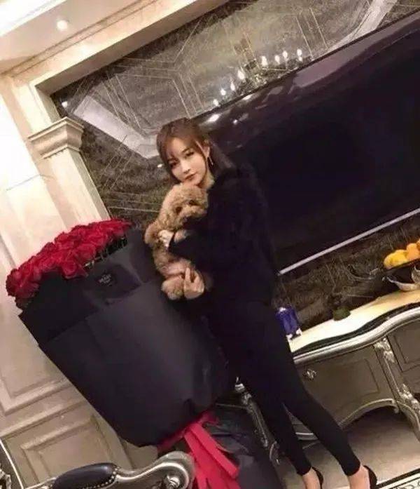 驯鹿娱乐:王思聪前女友参加选秀遭群嘲,一手好牌打烂_李惠玥