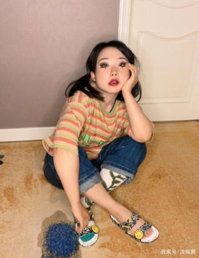 一身|辣目洋子是微胖界“潜力股”，另类穿搭个性又显瘦，真是越红越美